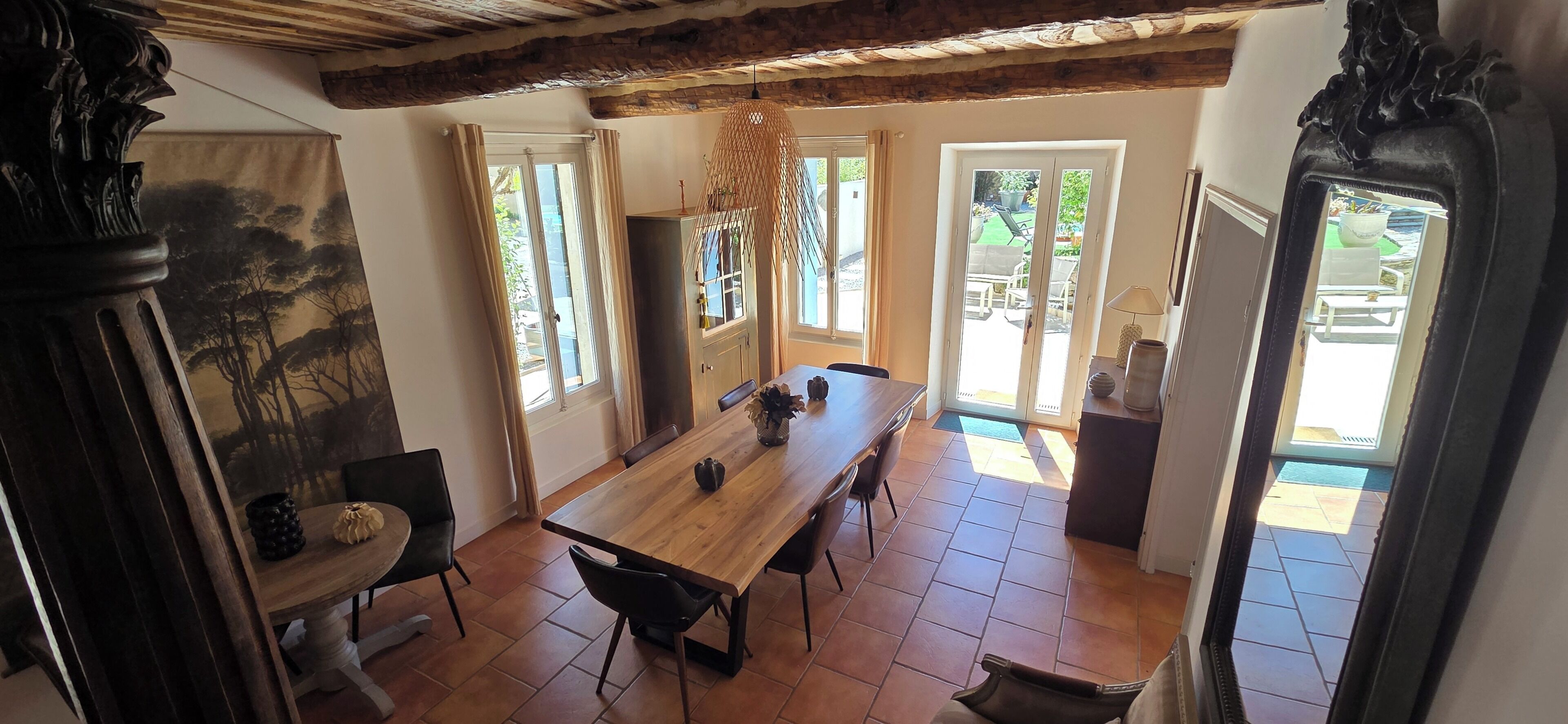 Ilmainen päivittäinen mannermainen aamiainen 