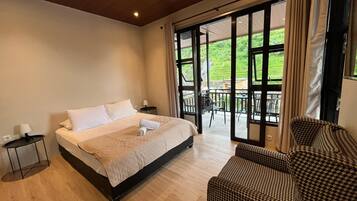 Suite | Free WiFi, bed sheets
