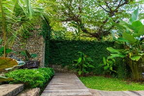 Property grounds - Peaceful Retreat with a Lush Garden & Open-Air Patio (Bantul)