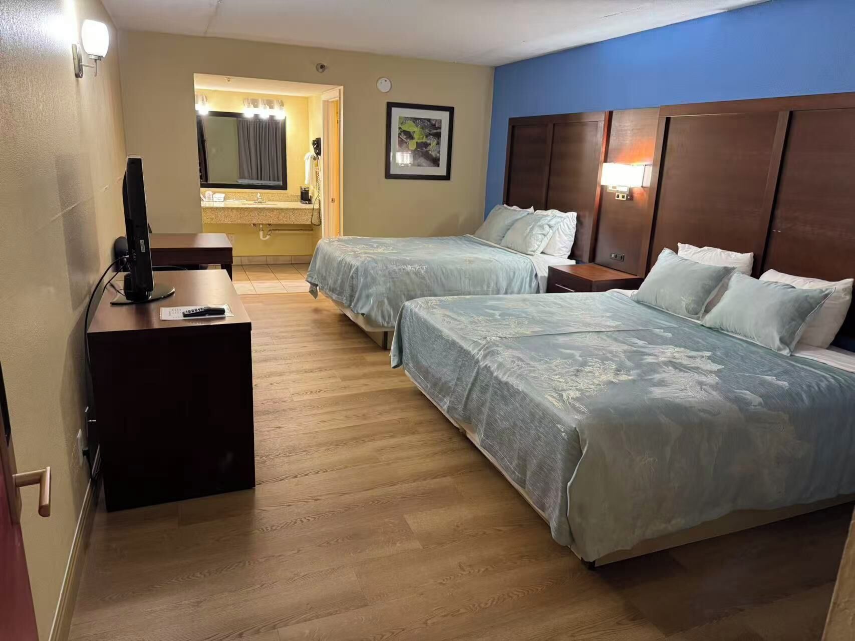 高級雙人房 | 書桌、手提電腦工作空間、熨斗/熨衫板、免費 Wi-Fi