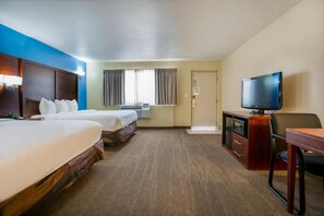 Luxury Quadruple Room | Desk, laptop workspace, iron/ironing board, free WiFi - Stagecoach Inn (Willcox)