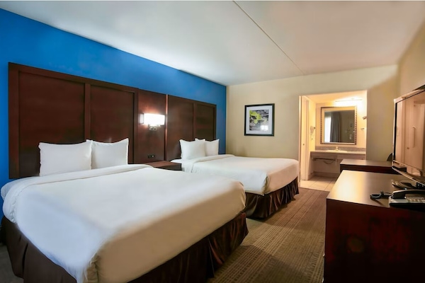 Standard Double Room, Mobility Accessible | Desk, laptop workspace, iron/ironing board, free WiFi