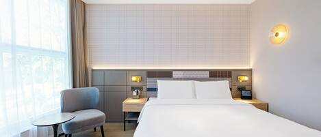 Superior Single Room, City View | Desk, laptop workspace, soundproofing, free WiFi