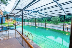 Outdoor pool - DLS Divine River Resort and Spa (Rishikesh)
