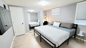 4 Schlafzimmer, Schreibtisch, Bügeleisen/Bügelbrett, WLAN