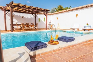 Piscine extérieure