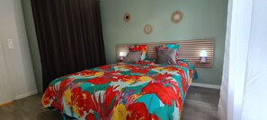 2 bedrooms, iron/ironing board, free WiFi, bed sheets