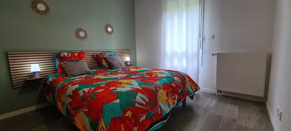 2 bedrooms, iron/ironing board, free WiFi, bed sheets