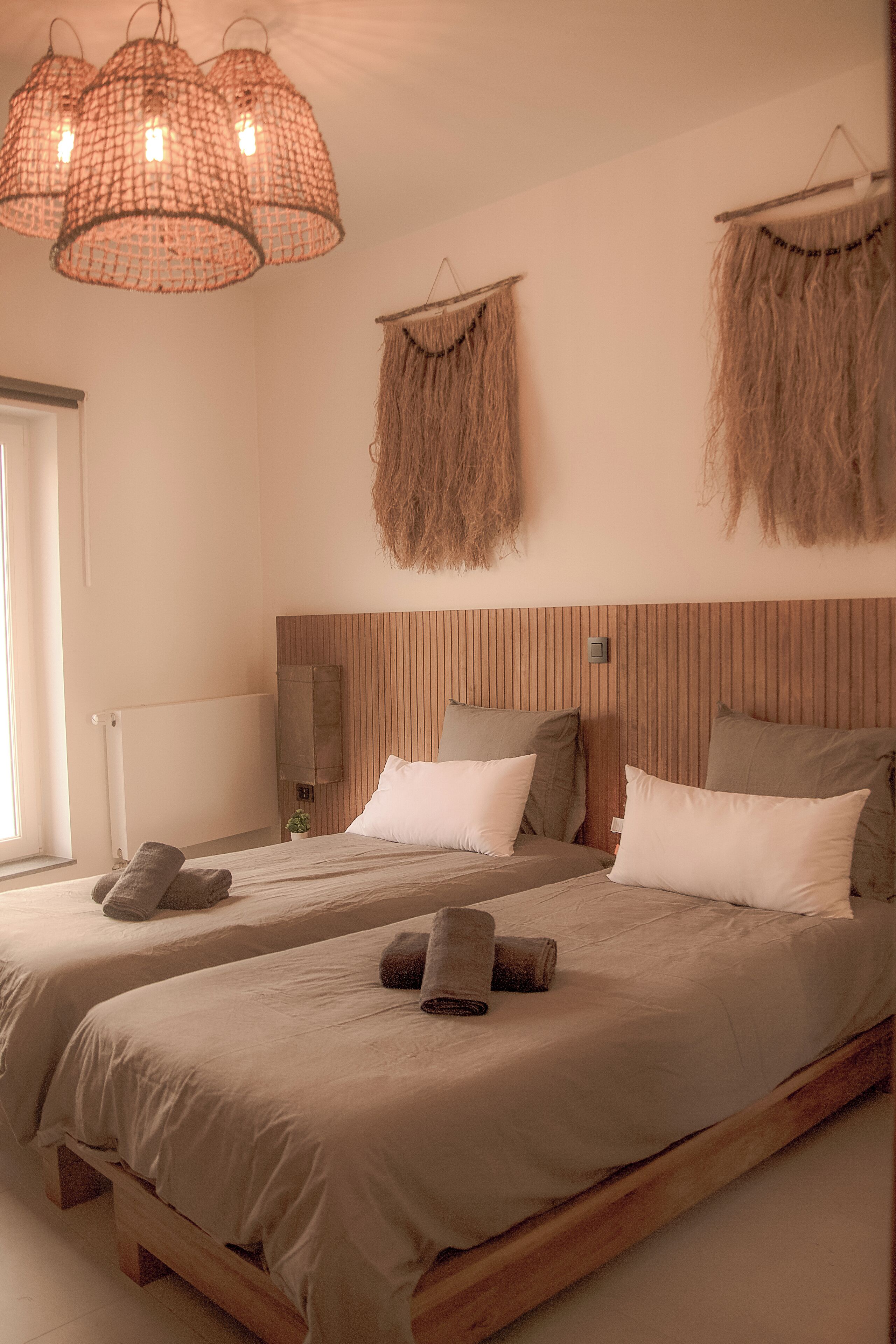 2 chambres, fer et planche à repasser, Wi-Fi, draps fournis