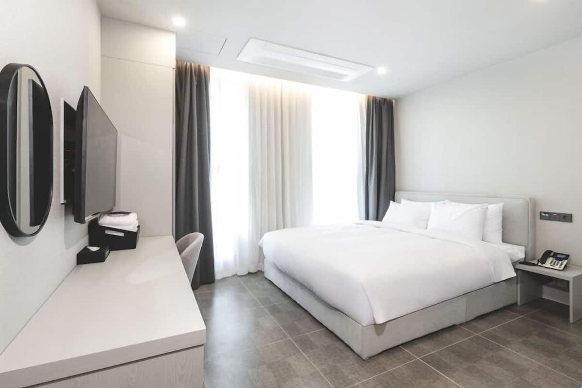 Decoración personalizada, muebles diferentes y wifi gratis