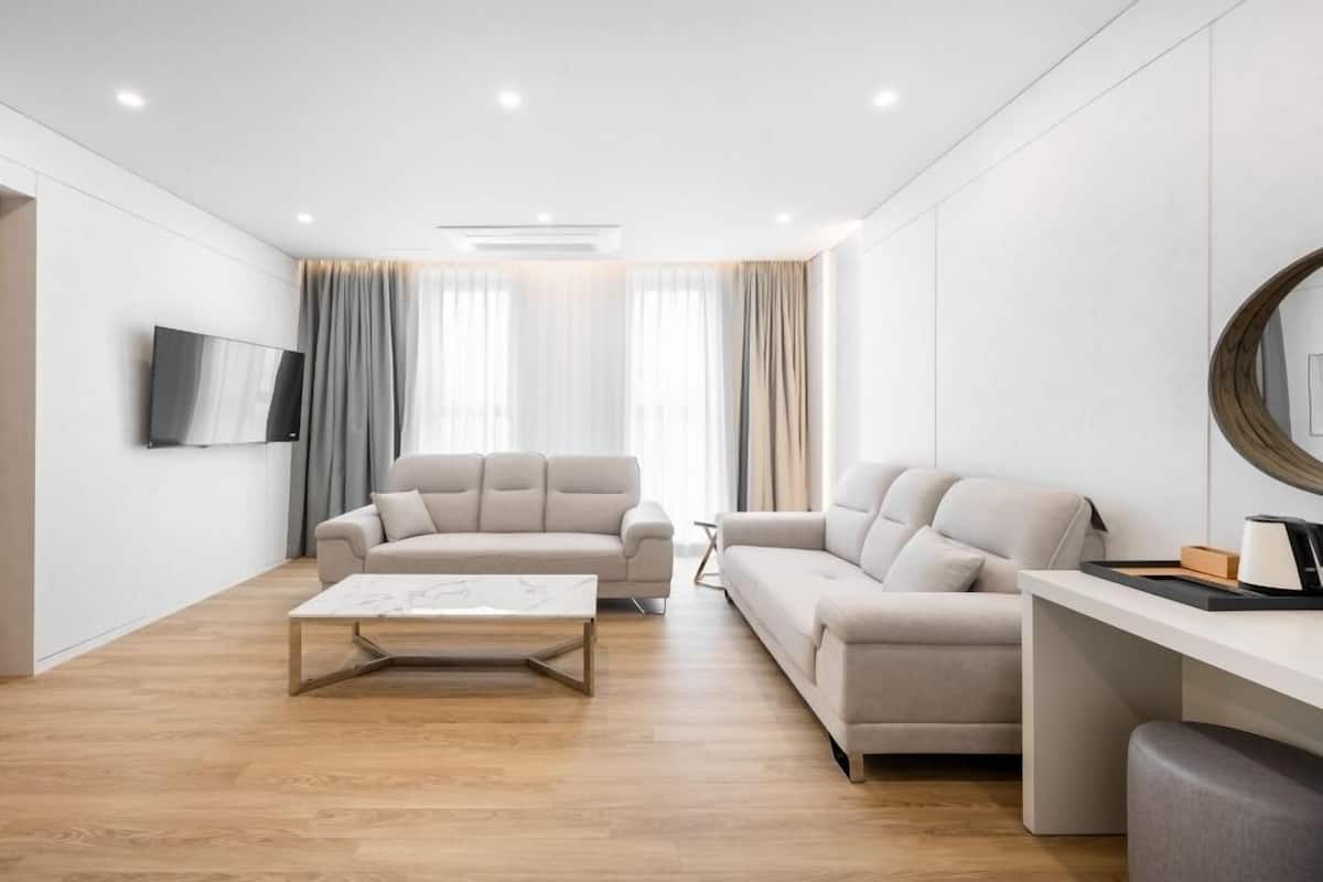 Suíte | Wi-Fi de cortesia, individualmente decorados, individualmente mobiliados