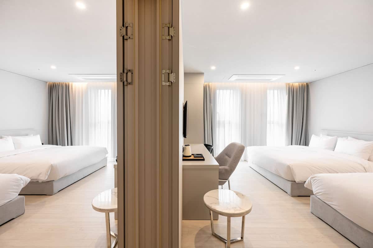 Deluxe Connect Room