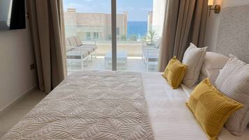 4 bedrooms, desk, iron/ironing board, free WiFi