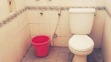 Standard-Doppelzimmer | Badezimmer