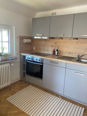 Refrigerador, horno, parrilla de estufa y lavavajillas