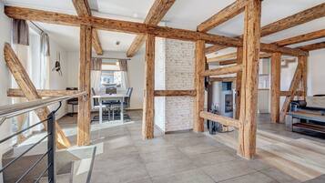 Télévision, cheminée