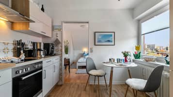 Frigorifero, microonde, forno, lavastoviglie