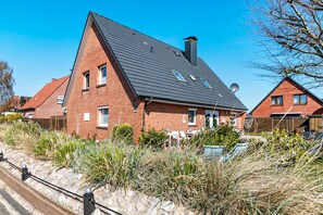 Exterior - Apartment 'Wattlöwe Tönning' with Private Terrace, Private Garden and Wi-Fi (Tönning)