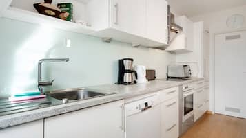 Geladeira, fogão, cooktop, lava-louças