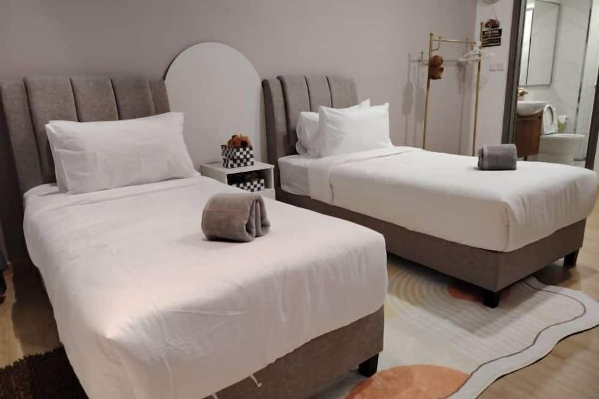 2 bedrooms, iron/ironing board, free WiFi, bed sheets