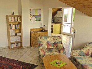 Televisión, reproductor de DVD, estéreo