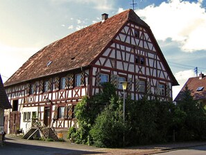 Exterior - Apartment 'Sonntag' with Mountain View, Balcony and Wi-Fi (Frickingen)