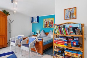 1 habitación, tabla de planchar con plancha, wifi gratis y ropa de cama 