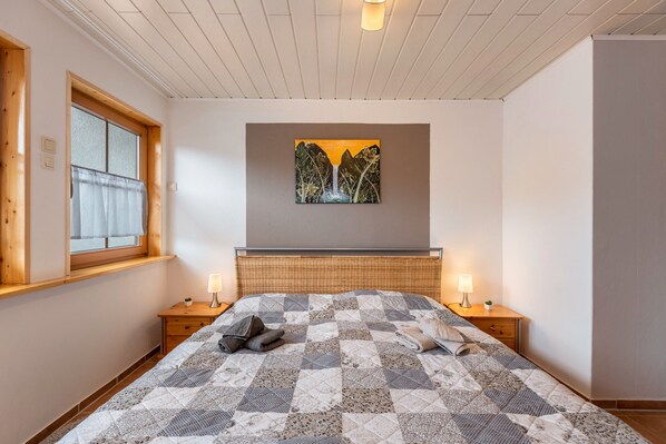 2 bedrooms, free WiFi, bed sheets