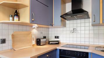 Kühlschrank, Ofen, Herdplatte, Geschirrspüler