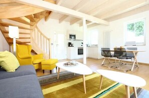 Fernseher, DVD-Player, Stereoanlage