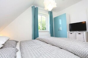 2 bedrooms, WiFi, bed sheets - SVANTEVIT | Thatched semi-detached house - Holiday homes under thatch in Lohme (Lohme)