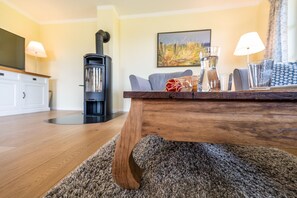 Unclassified image, 3 of 12, button