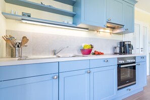 Kühlschrank, Ofen, Herdplatte, Geschirrspüler