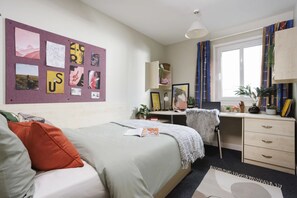 Blackout drapes, free WiFi - Student Only St Peters Court (Nottingham)