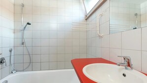 تجهيزات دش، مجففات شعر، مناشف