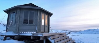 Loghouse Apartment in Arctic Wonderland!
