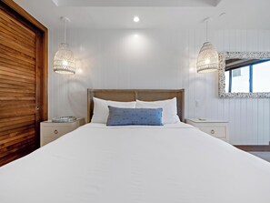 3 chambres, fer et planche à repasser, Wi-Fi, draps fournis