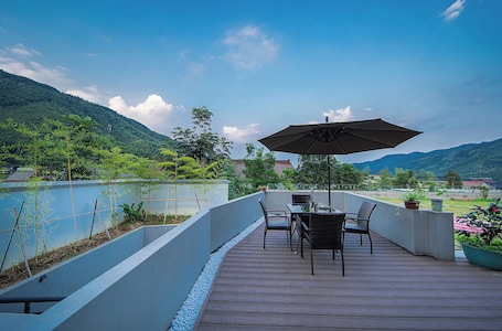 Terraza o patio. Chuxiu Hot Spring Boutique Homestay