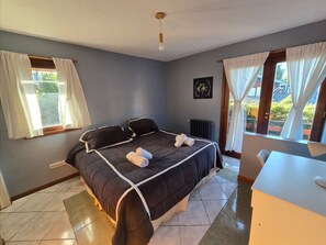 6 bedrooms, iron/ironing board, free WiFi, bed sheets