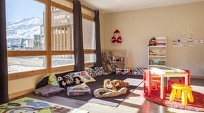 Children’s area - Apartment in Les Menuires with Spa & Pool (St Martin de Belleville)