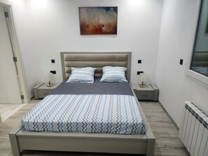 1 bedroom, WiFi, bed sheets - Luxury apartment: beach / city center (Monastir)