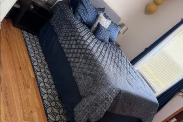 2 chambres, fer et planche à repasser, Wi-Fi, draps fournis