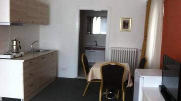 1 bedroom, premium bedding, soundproofing, iron/ironing board