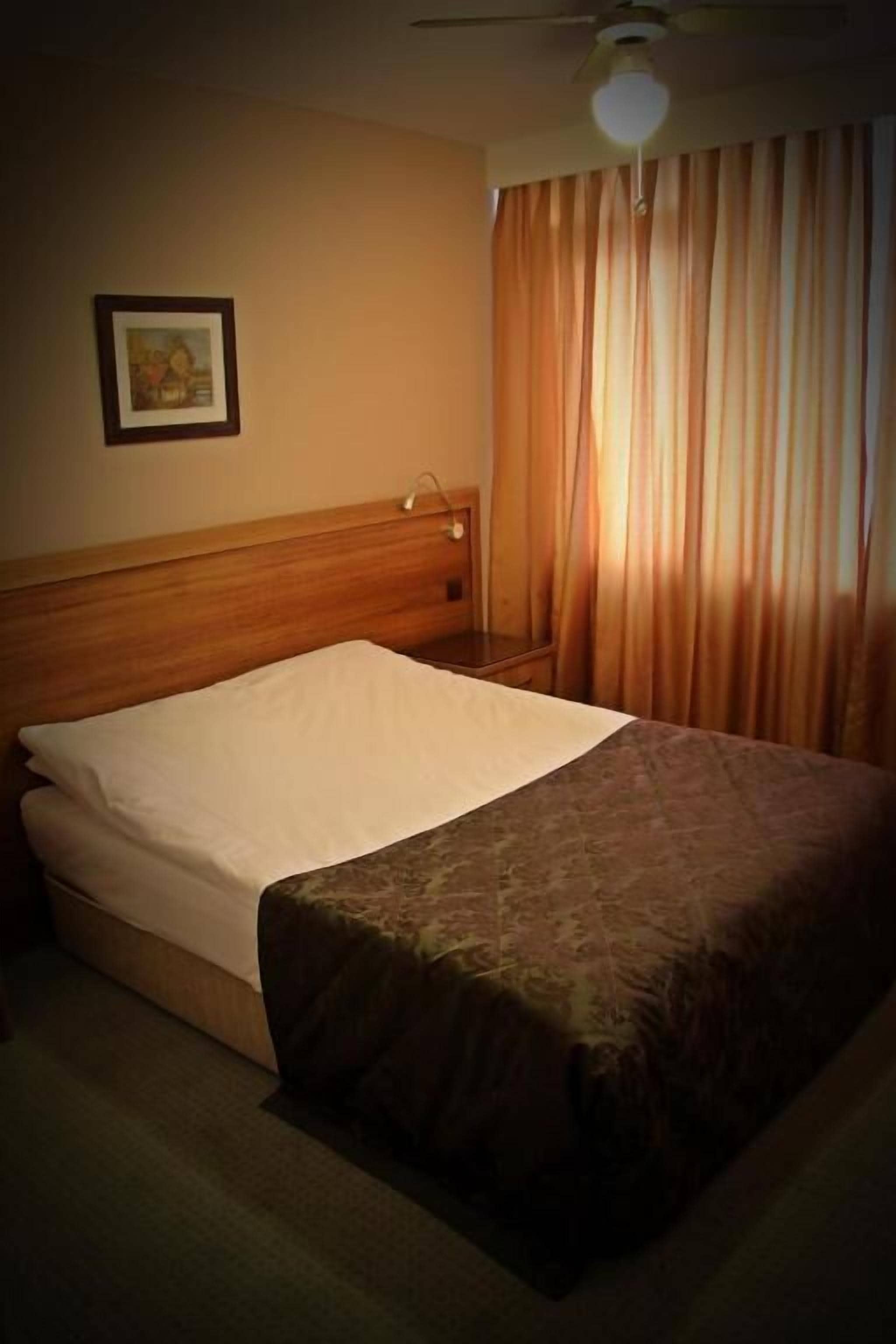 Premium bedding, soundproofing, iron/ironing board, free rollaway beds