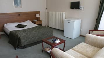 1 bedroom, premium bedding, soundproofing, iron/ironing board