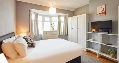 Host Stay The Midland Nest