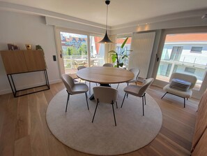 Dining - Duplex in Knokke-heist Near Beach & Casino (Knokke-Heist)