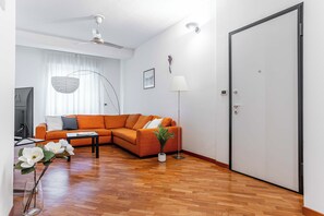 Apartamento familiar, vistas a la ciudad | Zona de estar