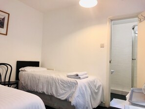 Free WiFi - Amhurst Hotel (London)