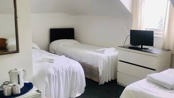 Basic Triple Room | Free WiFi